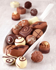 BELGIAN CHOCOLATES IN SCOOP