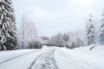 Fototapeta na wymiar snow country road