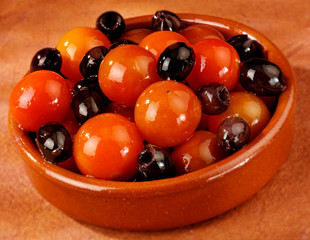 TOMATO AND OLIVE TAPAS