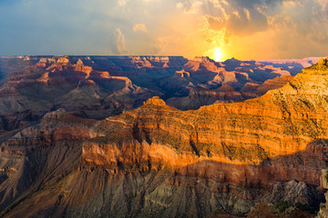 Fototapeta na wymiar Grand Canyon at Mathers point in sunset