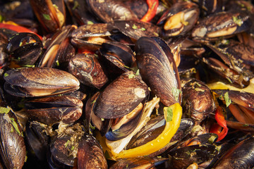 Boiled mussels with herbs and sweet pepper