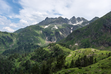 Fototapeta na wymiar Montagne des Pyrénées, Bagnères-de-Luchon, France