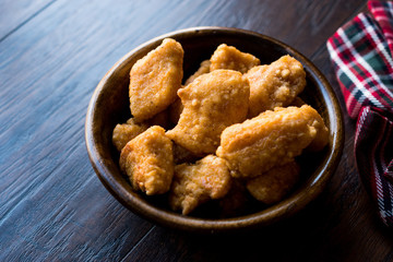 Boneless Chicken Wings in Wooden Bowl / Nuggets