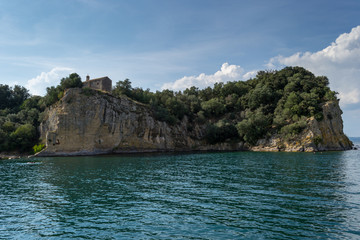 Fototapeta na wymiar Bisentina island in the Bolsena lake