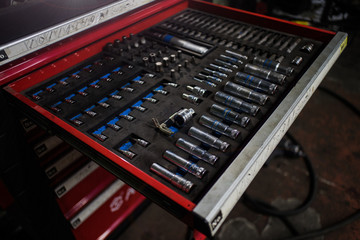 Customers or an employee (builder, repairman, master) select a tool for a wrench (tools). Displaying tools for marketing and car repair