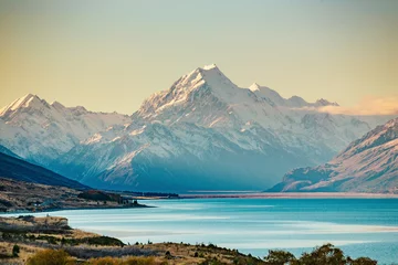 Fotobehang Aoraki/Mount Cook Weg naar Mt Cook, de hoogste berg van Nieuw-Zeeland.