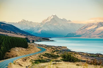 Papier Peint photo Aoraki/Mount Cook Route vers le mont Cook, la plus haute montagne de Nouvelle-Zélande.