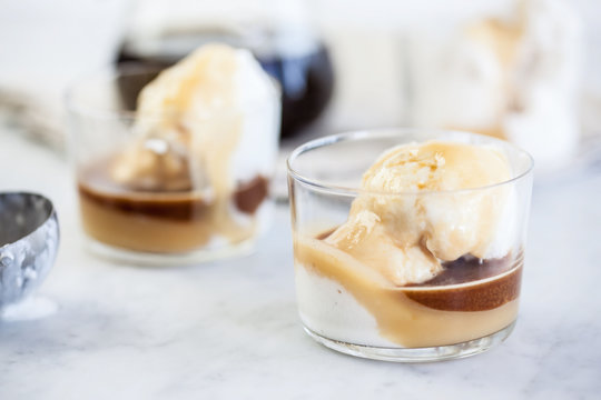 Affogato with salted cocos-caramel