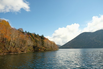 Lake Shikaribetsu with autumn leaves