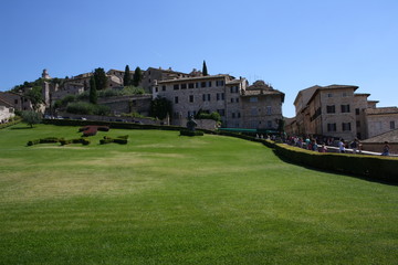 Fototapeta na wymiar Piazza della Chiesa di San Francesco, Assisi