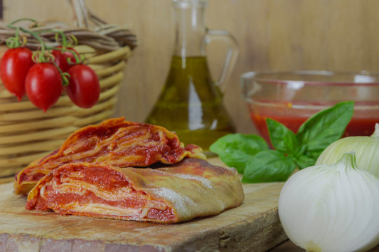 Scaccia pomodoro e cipolla