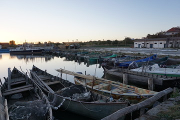 Fototapeta na wymiar old russian fishing boats in Roumanian village