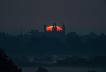 Obraz premium Sunrise over King's College Chapel, Cambridge, 1st September 2018