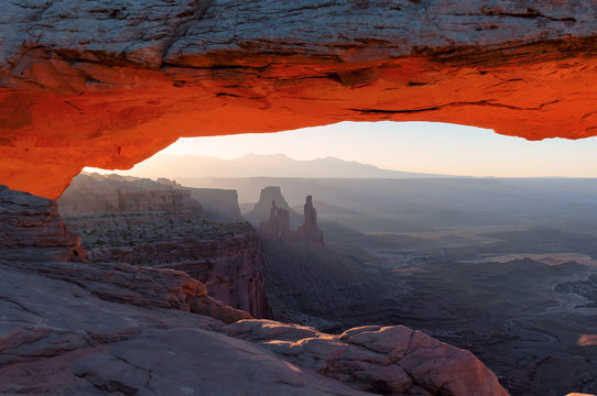 Sunrise at Mesa Arch in Canyonlands National Park, Moab, Utah, USA