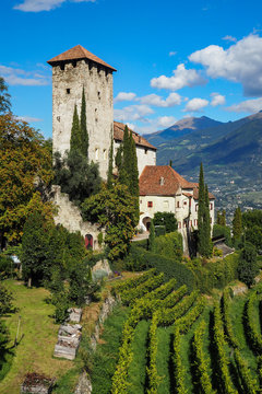 Tscherms Bilder Durchsuchen 50 Archivfotos, und Videos