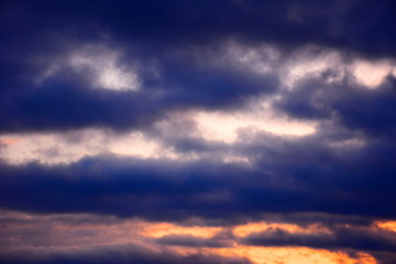 不気味な朝焼け