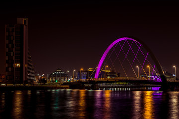 River Clyde and Squinty Bridge at night