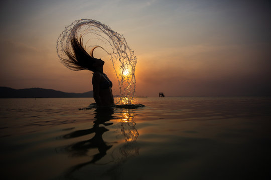 Frau Bikini Sonnenuntergang Stimmung Meer