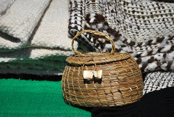 Cesta de tejido vegetal