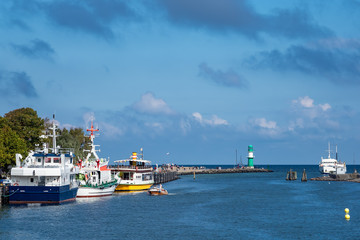 Mole an der Ostseeküste in Warnemünde