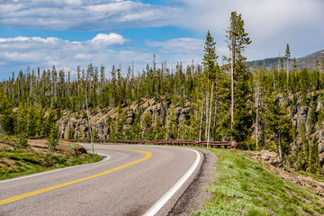 Fototapeta na wymiar Highway in Yellowstone National Park