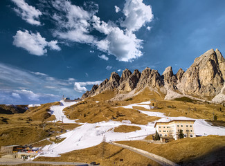 Passo Gardena con le Dolomiti del Gruppo Sella (Cir), in Trentino Alto Adige