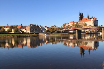 Fototapeta premium Meißen; Elbpanorama mit Albrechtsburg