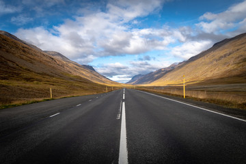 Conduciendo solo por la carretera, Islandia