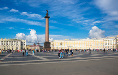 Fototapeta na wymiar Palace square in Saint-Petersburg