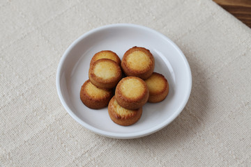 バター クッキー ビスケット テーブル