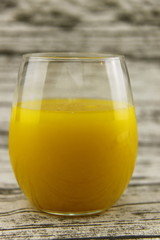Verre de jus d'orange frais