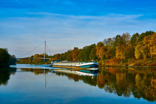 Herbsttag am Rhein-Herne-Kanal mit Grimberger-Sichel