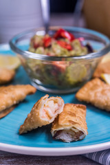 Teque&ntilde;os de Langostino y Puerro