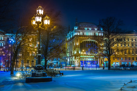 Saint Petersburg. Winter. Nevsky Avenue. Architecture of Petersburg. Russia. Nevsky Prospect in winter. Evening Petersburg. Streets of St. Petersburg. Russian cities.