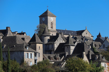 Fototapeta na wymiar Nouvelle-Aquitaine - Limousin - Corrèze - Ville d'Argentat sur Dordogne