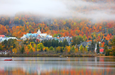 Fototapeta premium Mont Tremblant village in autumn time