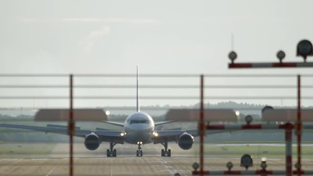 Airplane braking after landing