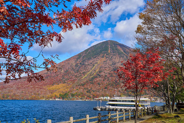 日光男体山と中禅寺湖03