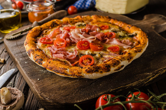 Rustic old style vintage pizza