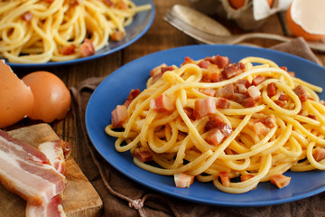 Traditional italian dish spaghetti carbonara