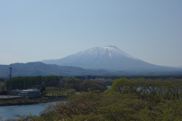 Fototapeta premium 四十四田ダムから見た岩手山