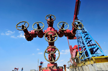 The pipe and valve oil fields