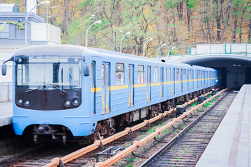 Naklejka premium Train on the metro subway bridge over the river Dnieper in Kiev, Ukraine