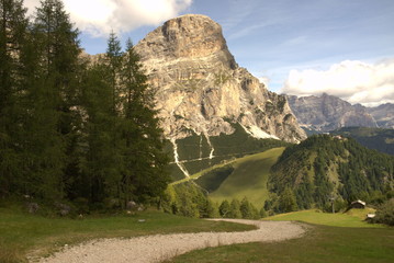 Blick auf den Sassongher bei Corvara-Kolfuschg in den S&uuml;dtiroler Dolomiten