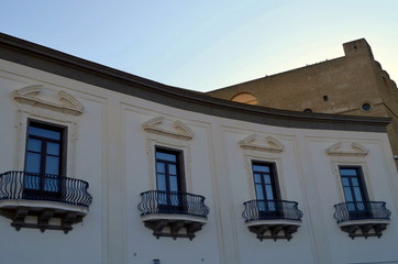 Edle Hausfassade in Neapel