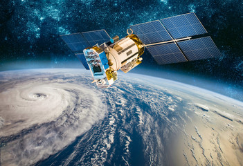 Naklejka premium Kosmiczny monitoring satelitarny z orbity Ziemi, pogoda z kosmosu, huragan, tajfun na planecie Ziemia.