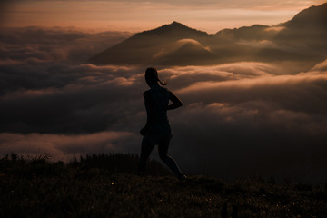 Trailrunning Frau Gipfel