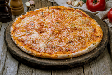 Pizza Quattro formaggi