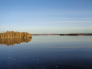 Утро на реке осень туман  солнце утка донки рыба