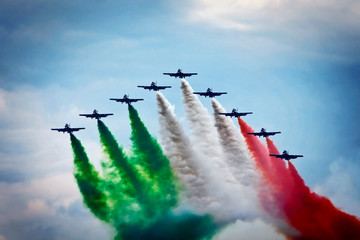 Teamwork on the sky. Frecce Tricolori in action. - obrazy, fototapety, plakaty